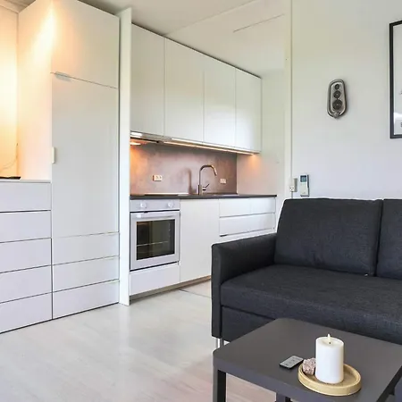 Modern Loft With Sea View بيت للعطل إلينغه